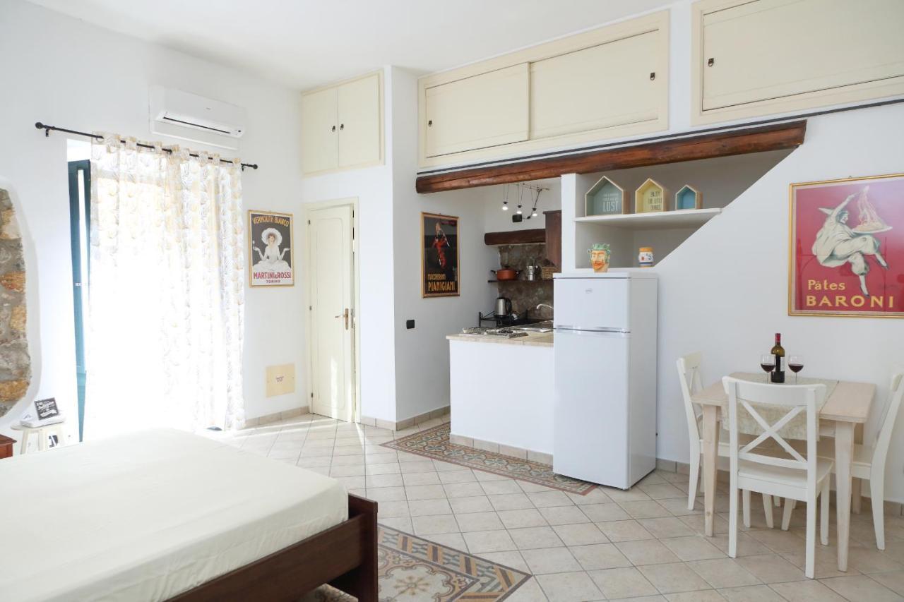 Coastal Seaview Suite & Central Balcony Street View Studio Cefalù Buitenkant foto